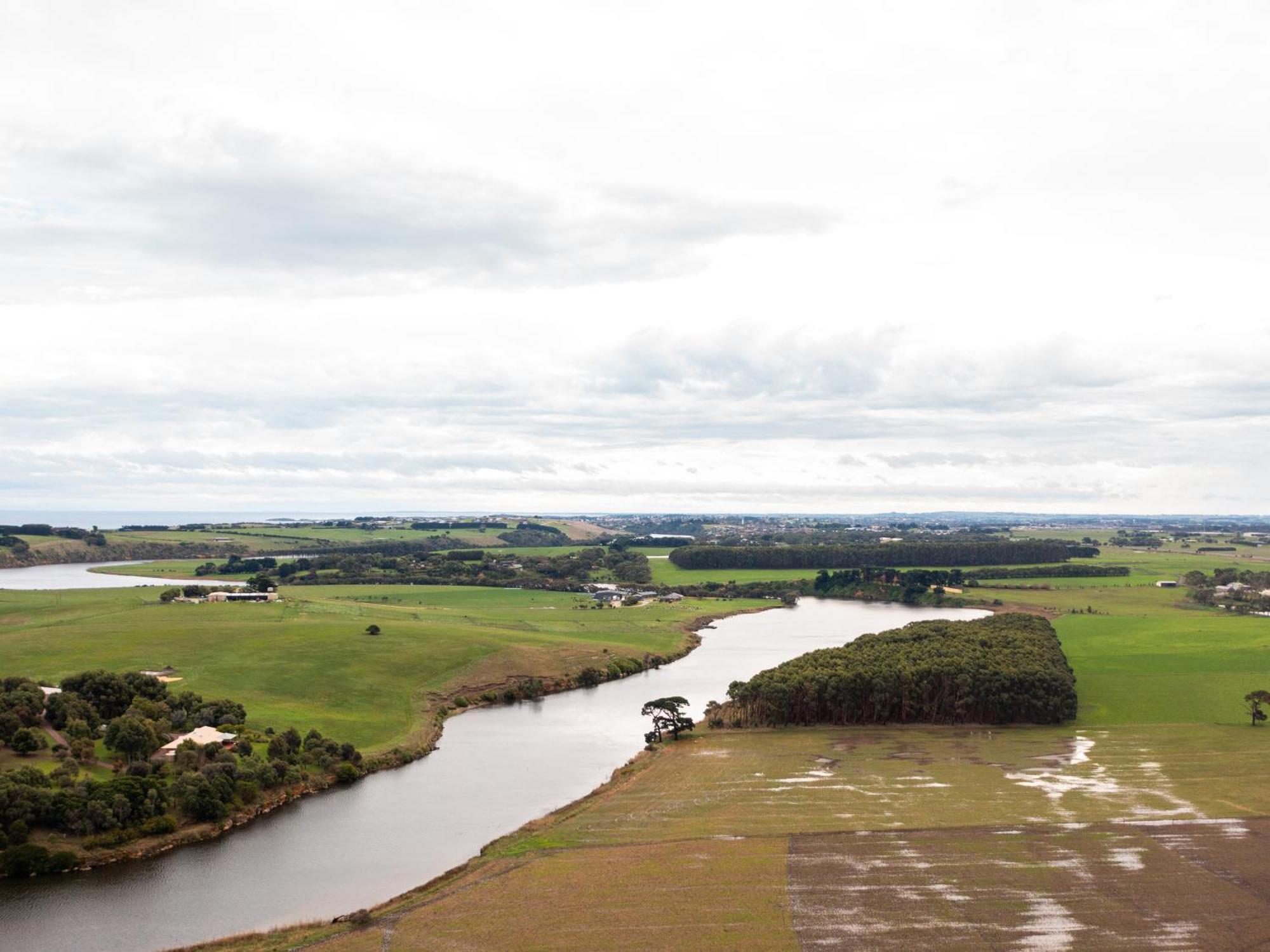 Nrma Warrnambool Riverside Holiday Park ภายนอก รูปภาพ
