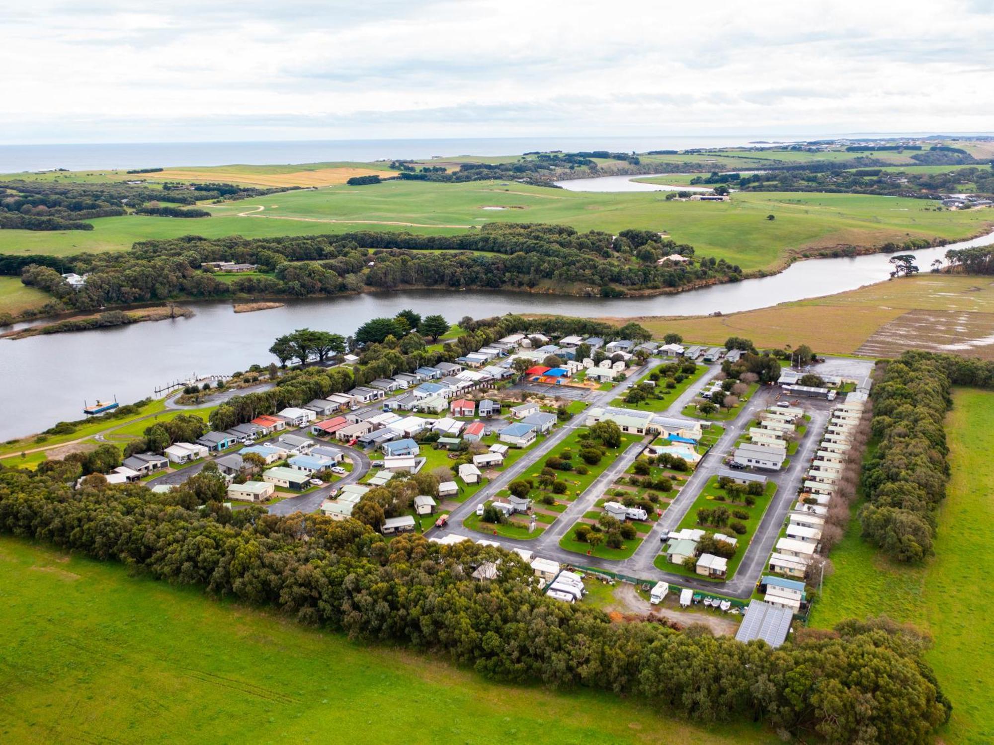 Nrma Warrnambool Riverside Holiday Park ภายนอก รูปภาพ