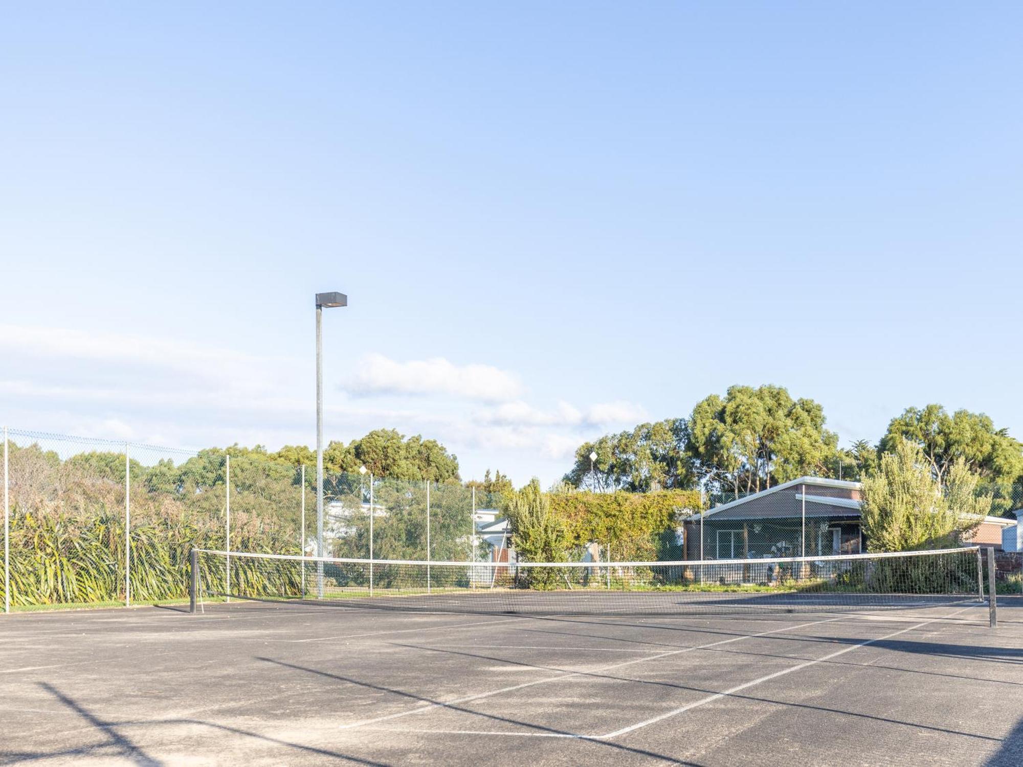 Nrma Warrnambool Riverside Holiday Park ภายนอก รูปภาพ