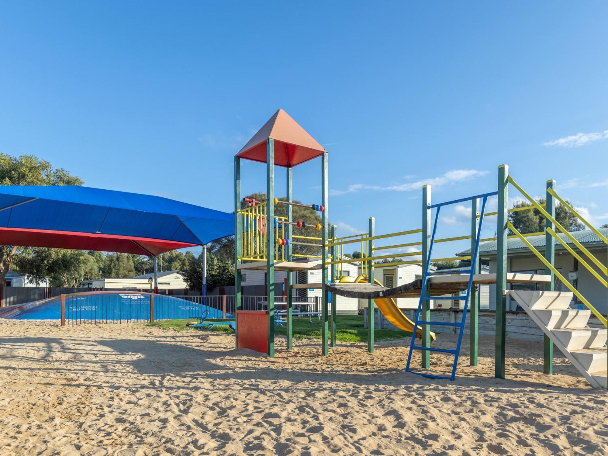 Nrma Warrnambool Riverside Holiday Park ภายนอก รูปภาพ