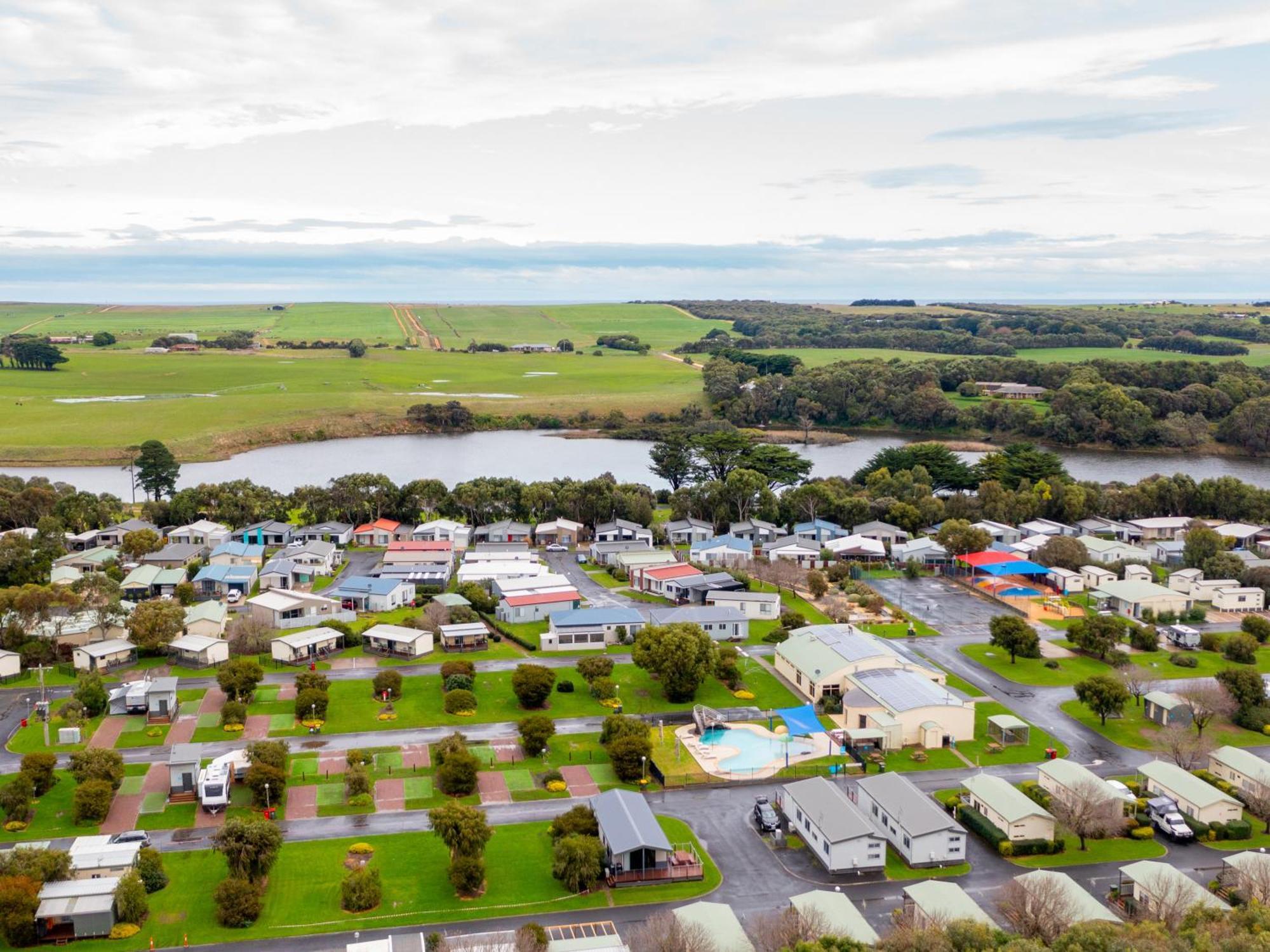 Nrma Warrnambool Riverside Holiday Park ภายนอก รูปภาพ