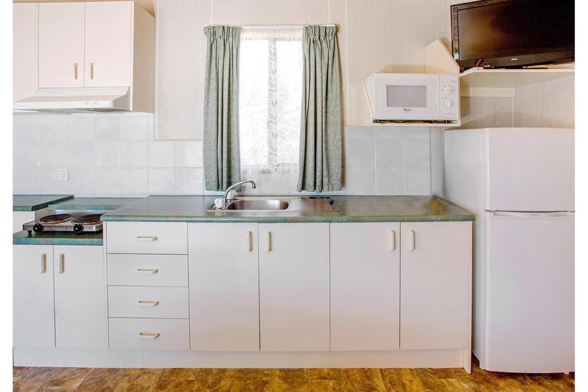 Nrma Warrnambool Riverside Holiday Park ภายนอก รูปภาพ