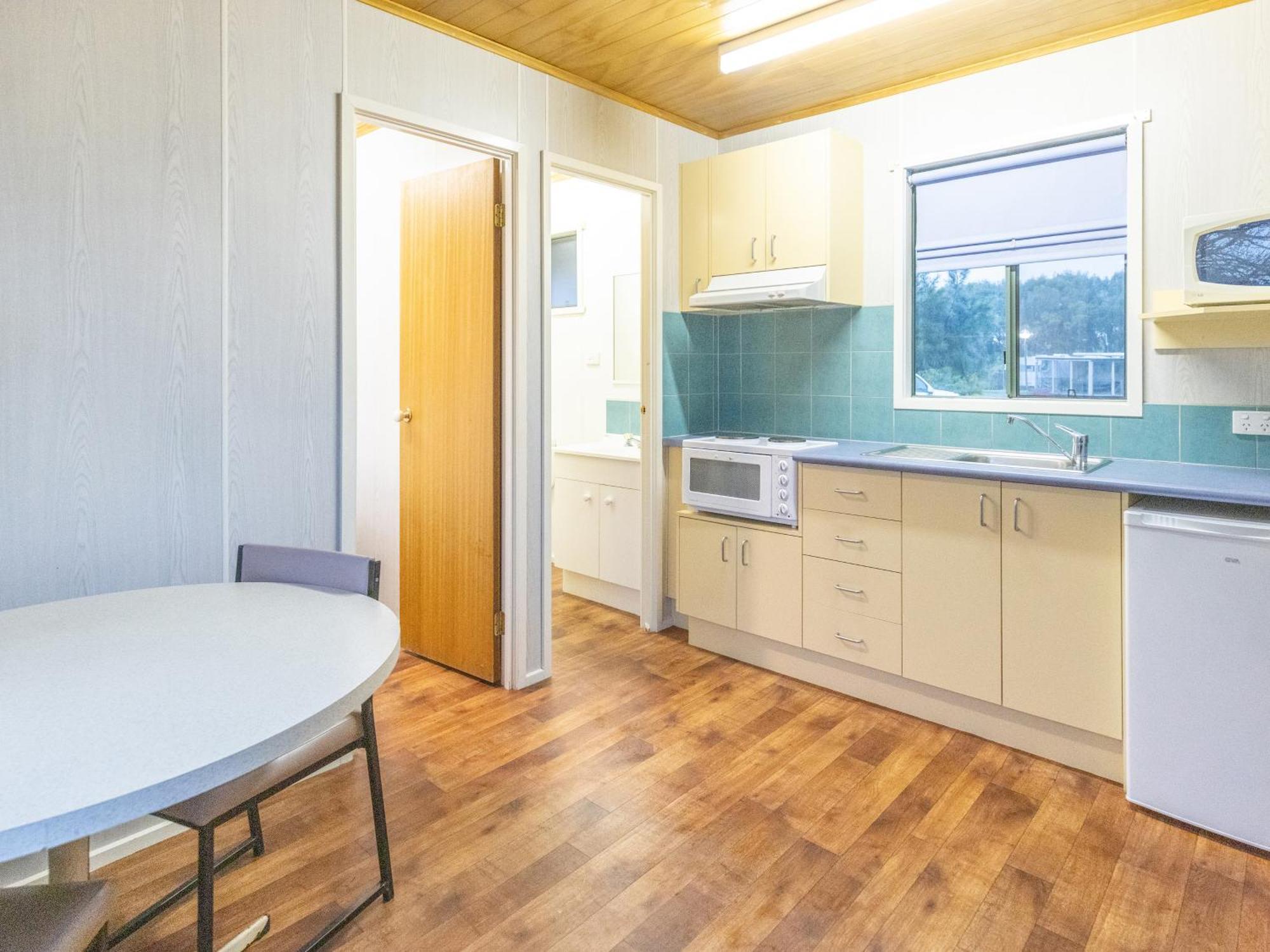 Nrma Warrnambool Riverside Holiday Park ห้อง รูปภาพ