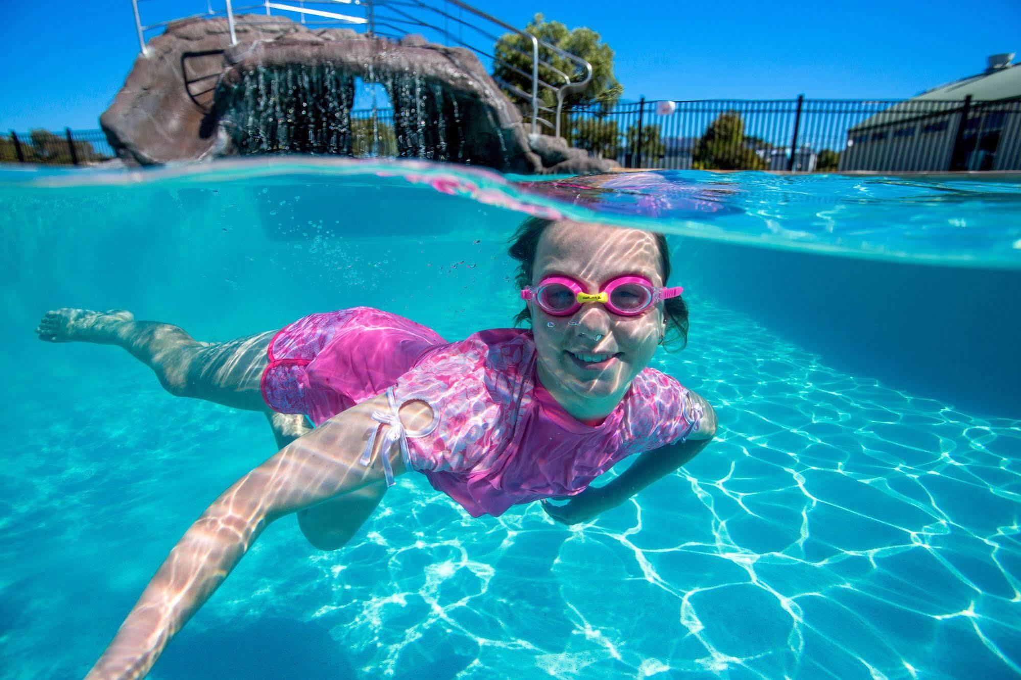 Nrma Warrnambool Riverside Holiday Park ภายนอก รูปภาพ