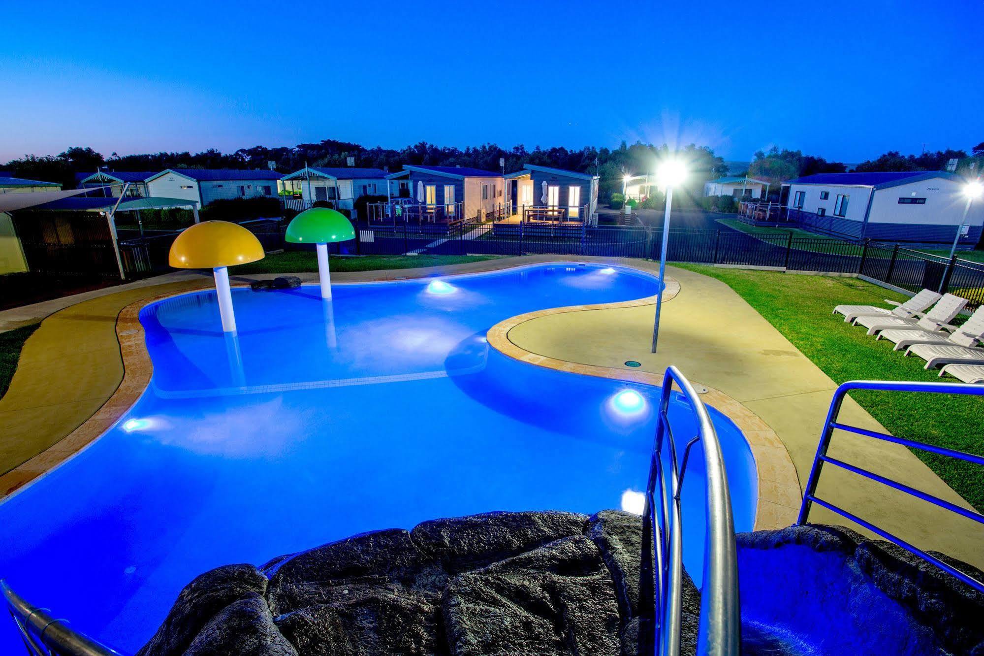 Nrma Warrnambool Riverside Holiday Park ภายนอก รูปภาพ