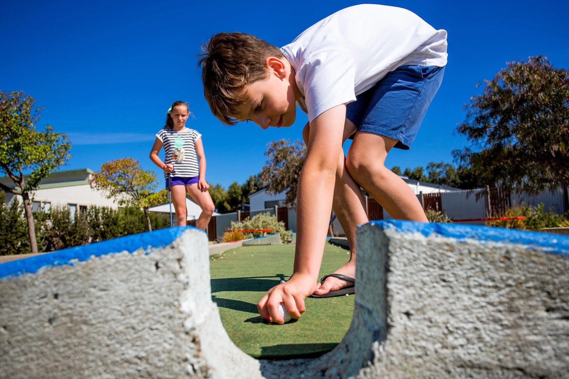 Nrma Warrnambool Riverside Holiday Park ภายนอก รูปภาพ