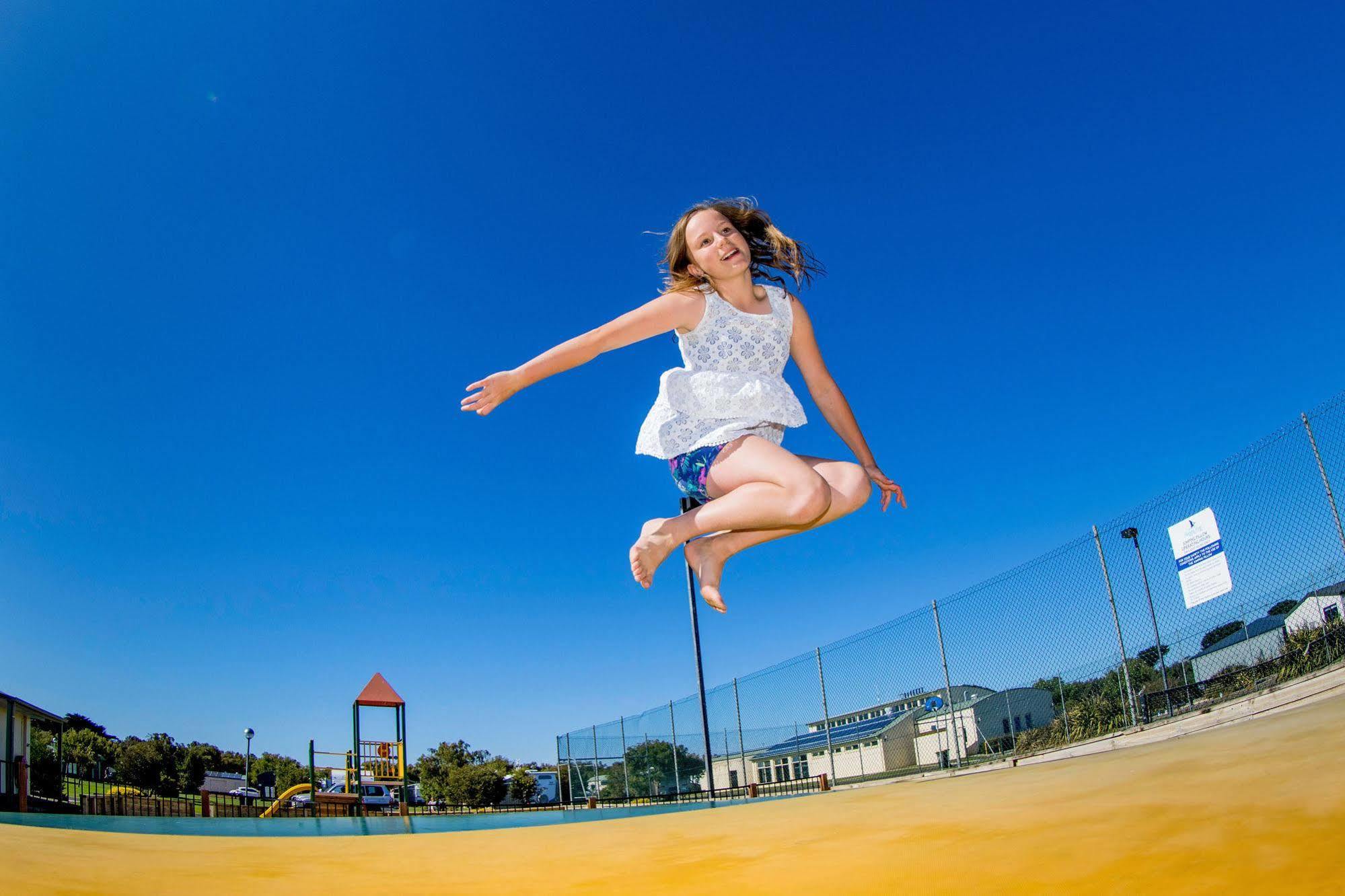 Nrma Warrnambool Riverside Holiday Park ภายนอก รูปภาพ