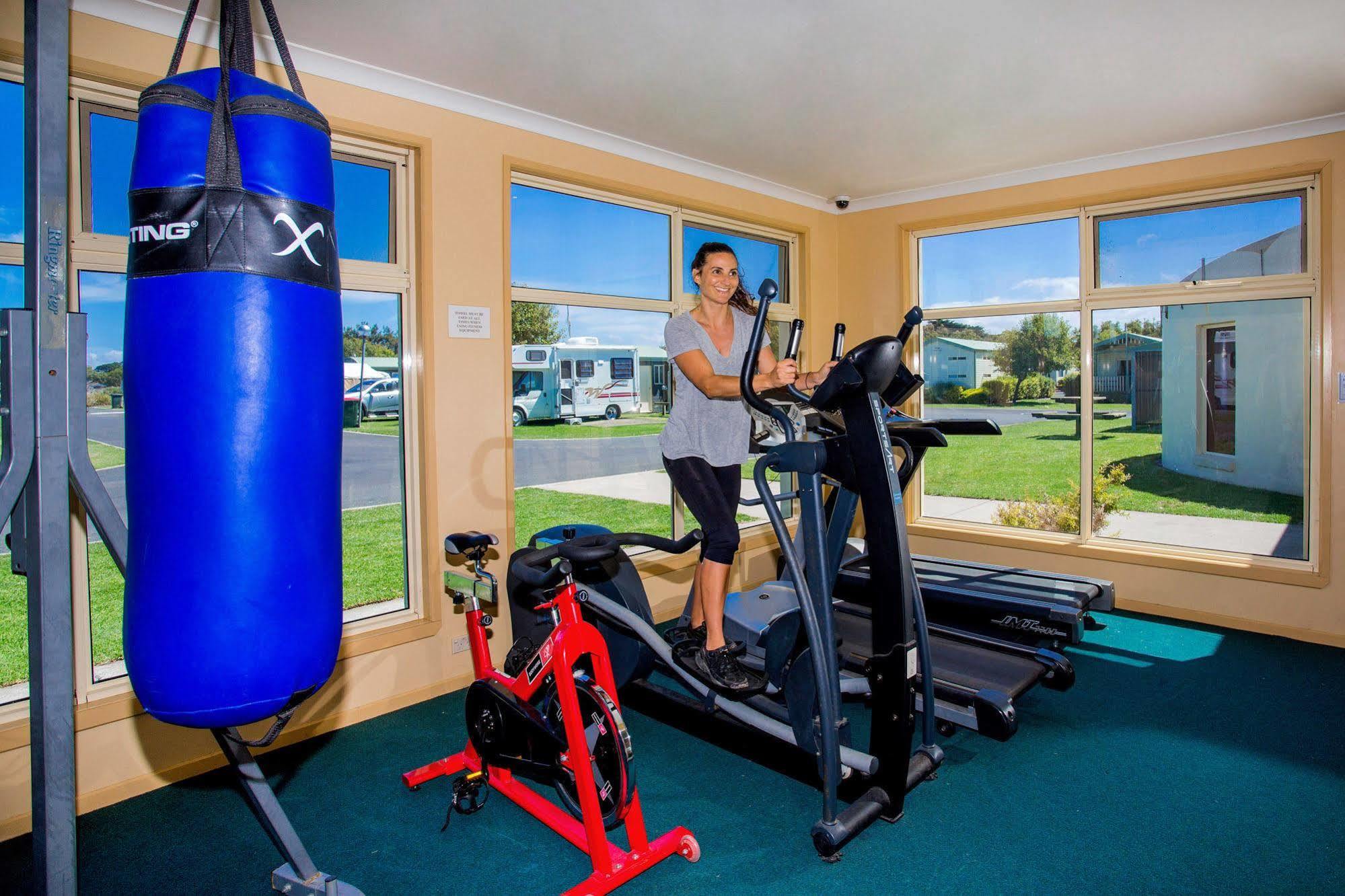 Nrma Warrnambool Riverside Holiday Park ภายนอก รูปภาพ